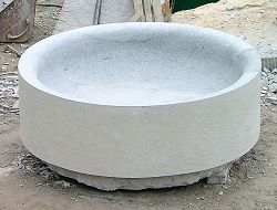 Brunnen aus Granit hergestellt